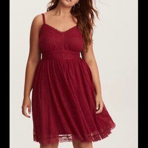 Torrid Burgundy Lace Contrast-Piping Skater Dress – Size 00 (10)
